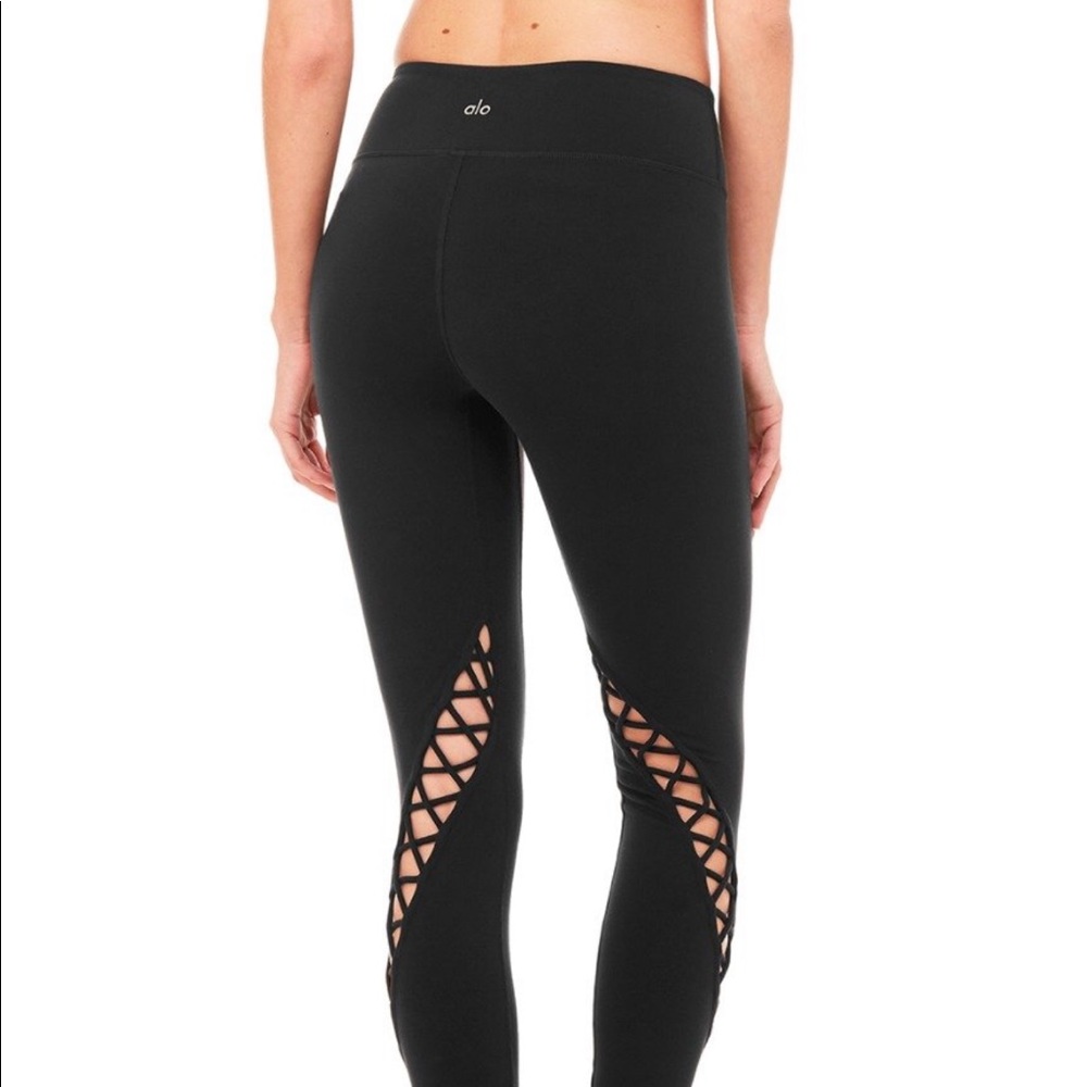 Alo intertwine leggings